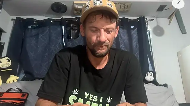 Snapshot of goodick4u28 chatting on 05-01-26, 12:04 goodick4u28 online show from 05-01-26, 12:04
