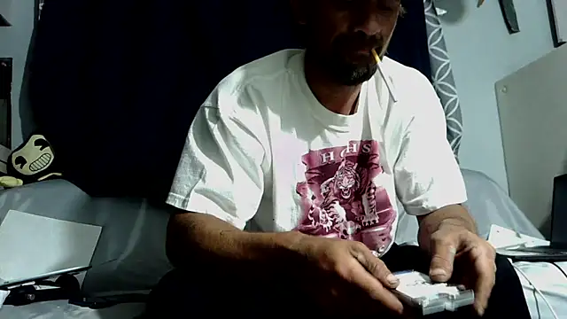 Snapshot of goodick4u28 chatting on 05-10-26, 03:54 goodick4u28 online show from 05-10-26, 03:54