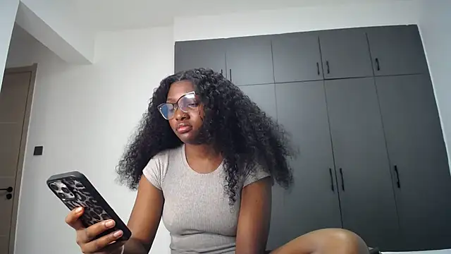 Pretty Liya08 online show from 05-17-26, 05:46