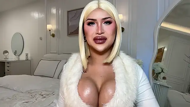 Your Majesty Tyra online show from 07-12-26, 04:57