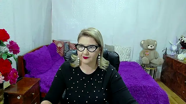 LucilleFenlys online show from 10-15-25, 08:50