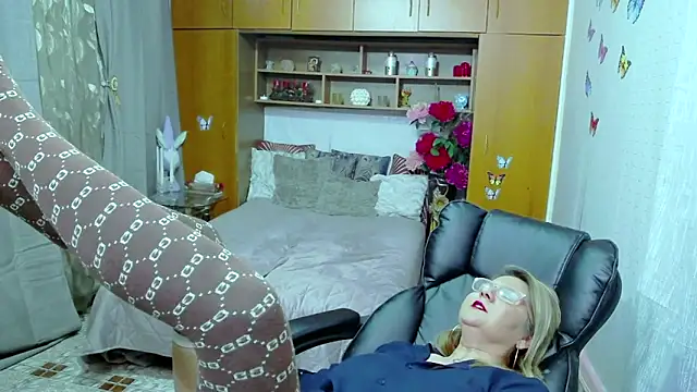 LucilleFenlys online show from 12-02-24, 12:26