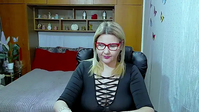 LucilleFenlys online show from 03-15-26, 07:32