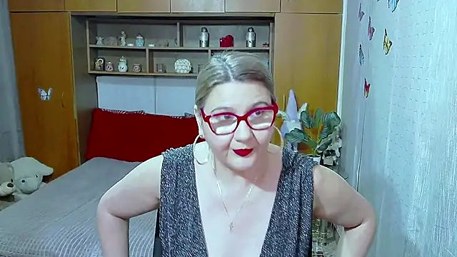 LucilleFenlys online show from 05-26-26, 08:18