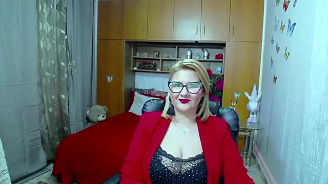 LucilleFenlys online show from 02-12-25, 09:43