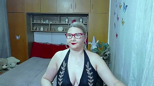 LucilleFenlys online show from 05-27-26, 07:54