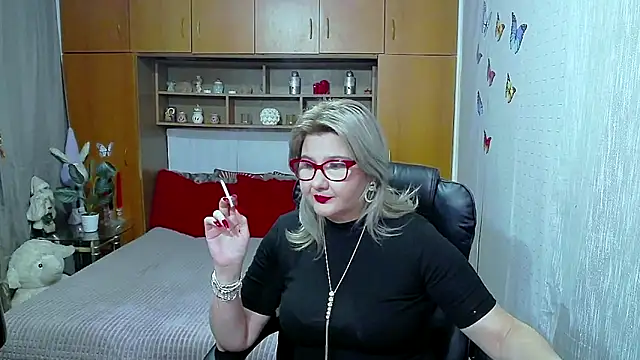 LucilleFenlys online show from 03-24-26, 05:46