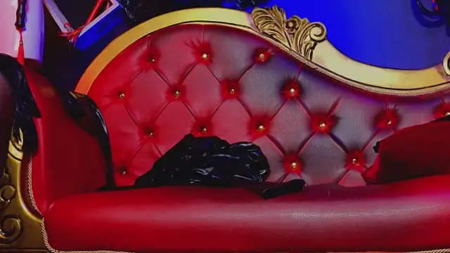 PerlaDivaio online show from 02-19-25, 02:01