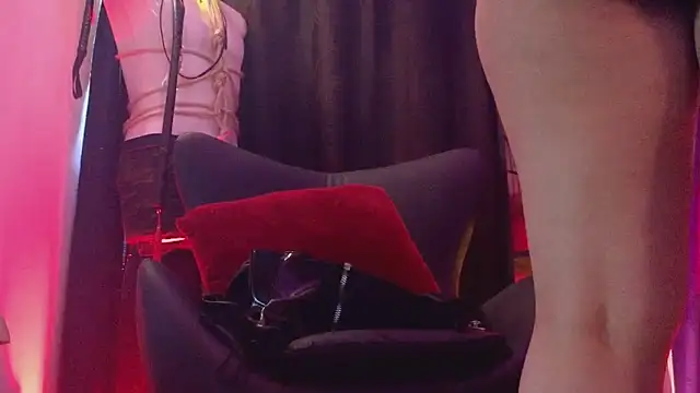 PerlaDivaio online show from 04-13-26, 01:48