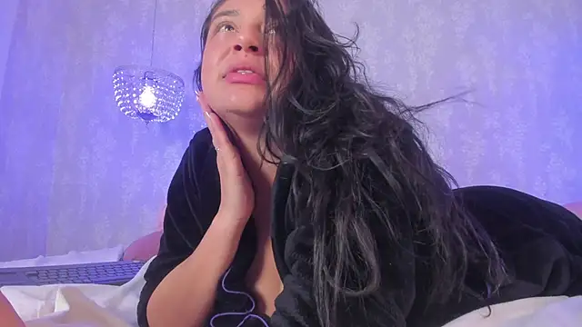 Snapshot of dayra_angels chatting on 06-15-26, 09:14 dayra angels online show from 06-15-26, 09:14
