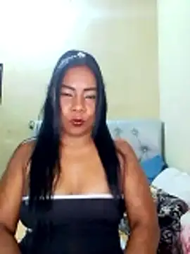 Snapshot of rosmery-navarro chatting on 10-28-25, 04:57 rosmery-navarro online show from 10-28-25, 04:57