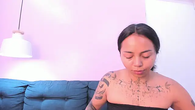 miss soffi  online show from 04-10-26, 12:23