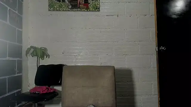 Snapshot of sarasandle chatting on 03-22-25, 05:06 sarasandle online show from 03-22-25, 05:06