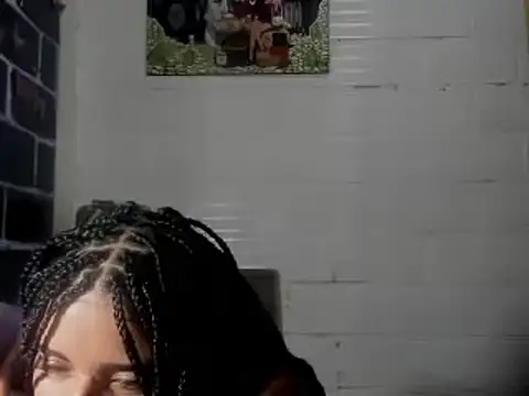 Snapshot of sarasandle chatting on 03-09-25, 02:50 sarasandle online show from 03-09-25, 02:50