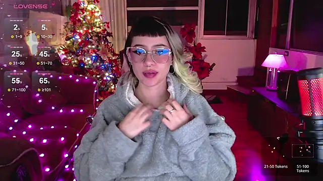 Snapshot of Aquamarinebubble chatting on 01-07-25, 07:52 Aquamarinebubble online show from 01-07-25, 07:52