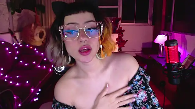 Snapshot of Aquamarinebubble chatting on 03-03-25, 04:43 Aquamarinebubble online show from 03-03-25, 04:43