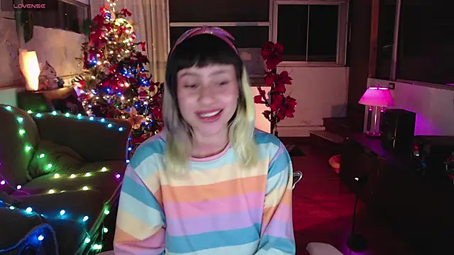 Snapshot of Aquamarinebubble chatting on 12-17-24, 06:02 Aquamarinebubble online show from 12-17-24, 06:02