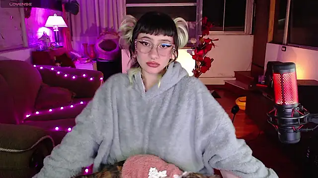 Snapshot of Aquamarinebubble chatting on 12-04-24, 04:15 Aquamarinebubble online show from 12-04-24, 04:15