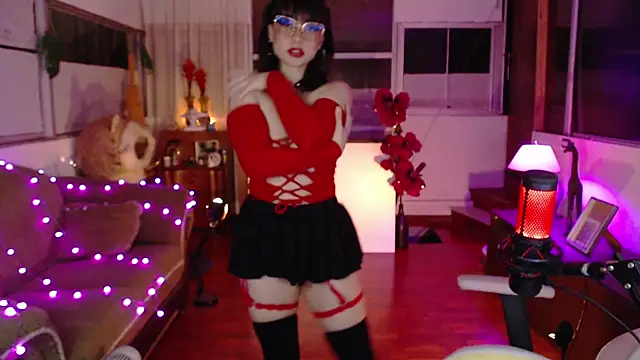 Snapshot of Aquamarinebubble chatting on 10-28-25, 12:33 Aquamarinebubble online show from 10-28-25, 12:33