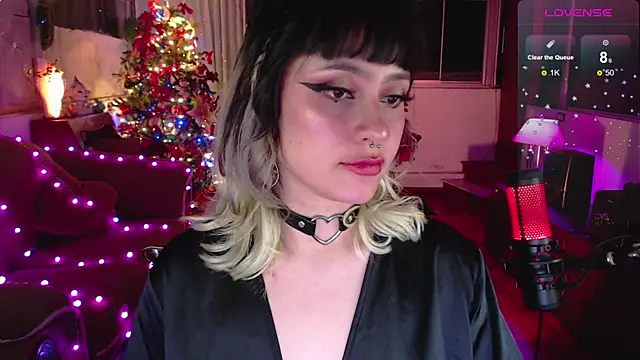 Snapshot of Aquamarinebubble chatting on 12-29-24, 05:21 Aquamarinebubble online show from 12-29-24, 05:21