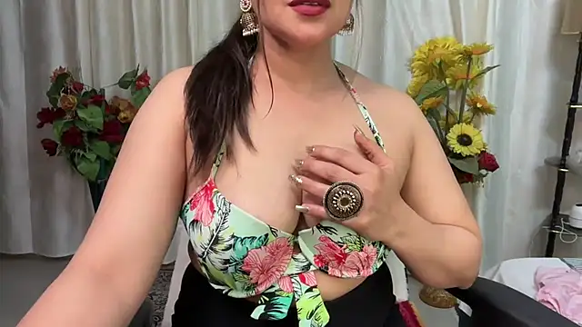 Snapshot of mahimagicdoll_DESI chatting on 02-13-25, 06:48 mahimagicdoll DESI online show from 02-13-25, 06:48