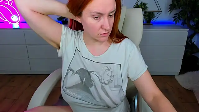 Kamilla Hot online show from 11-07-25, 09:41