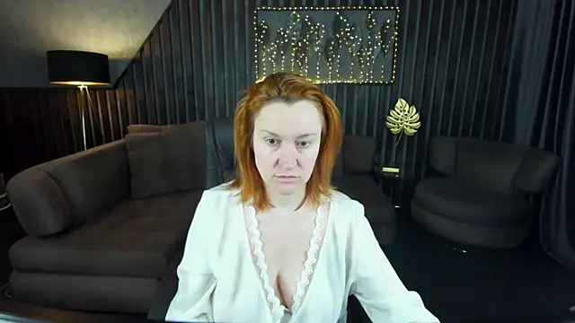 Kamilla Hot online show from 04-24-26, 05:42