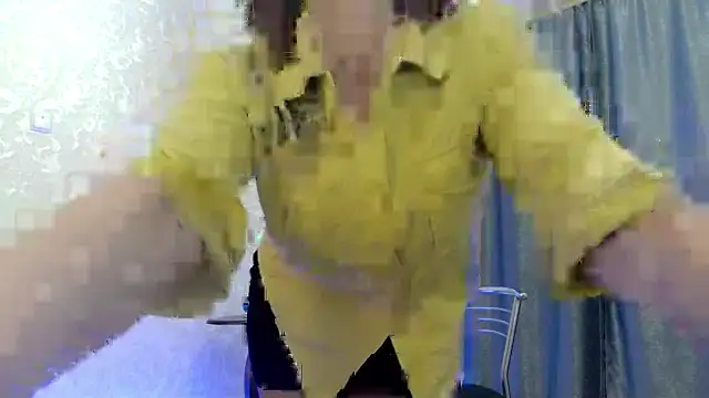 Snapshot of elenaza chatting on 10-11-25, 05:25 elenaza online show from 10-11-25, 05:25