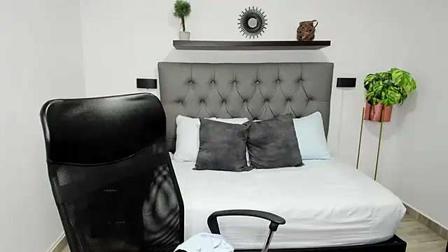 isabella florez online show from 03-03-25, 06:13