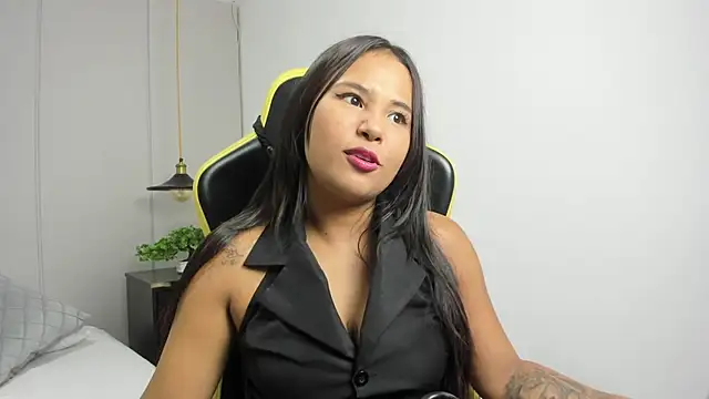 isabella florez online show from 03-03-26, 12:01