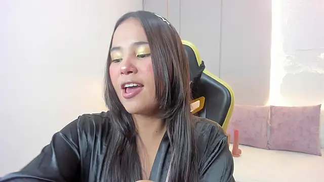 isabella florez online show from 05-05-26, 02:36