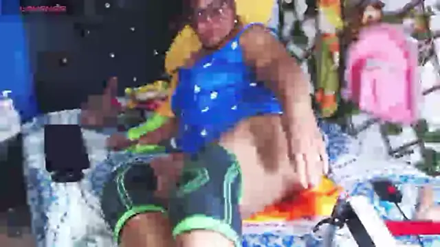 mature beautiful online show from 04-15-26, 08:31