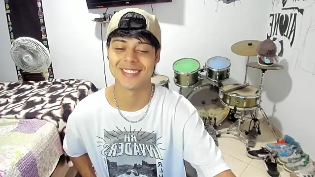 Zack falcon online show from 10-30-25, 03:27