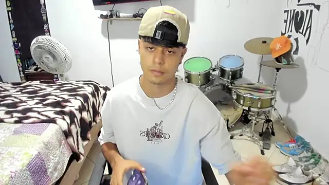 Zack falcon online show from 11-15-25, 02:59