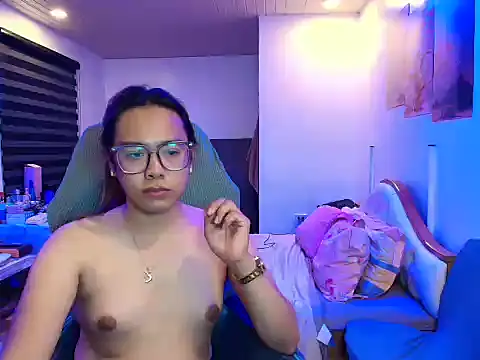 Your PrettyGirlxxx online show from 04-14-26, 12:54