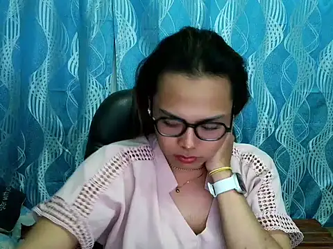 Your PrettyGirlxxx online show from 09-18-25, 06:05