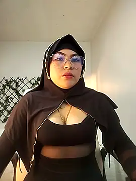 Hana    online show from 03-11-26, 12:48