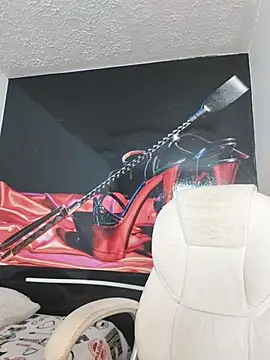 Hana    online show from 04-11-26, 10:57