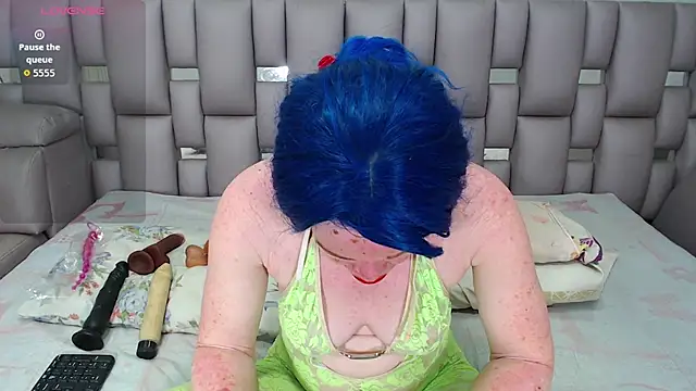Snapshot of Kittywhiteass chatting on 10-06-25, 10:32 Kittywhiteass online show from 10-06-25, 10:32