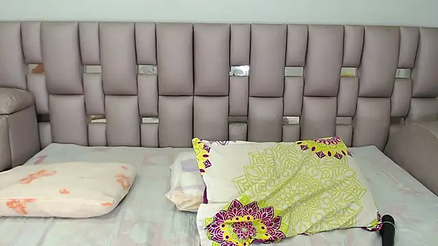 Kittywhiteass online show from 11-21-25, 03:16