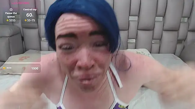 Kittywhiteass online show from 01-13-26, 01:09