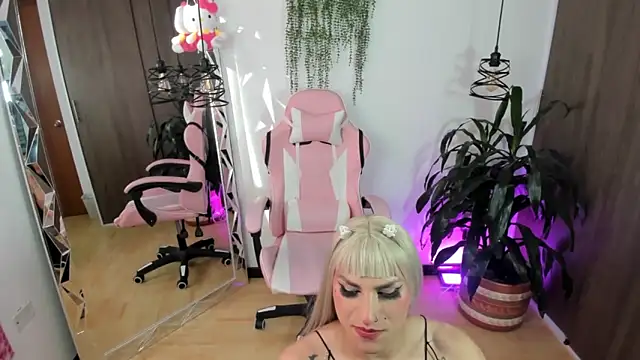 queenramoona-hot online show from 04-13-26, 09:30