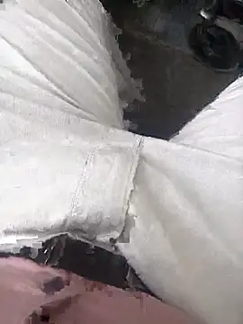 witchhunter1 online show from 11-04-25, 01:31