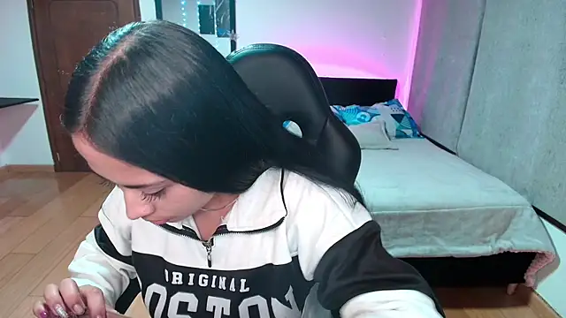 yesie hot online show from 01-31-25, 12:39