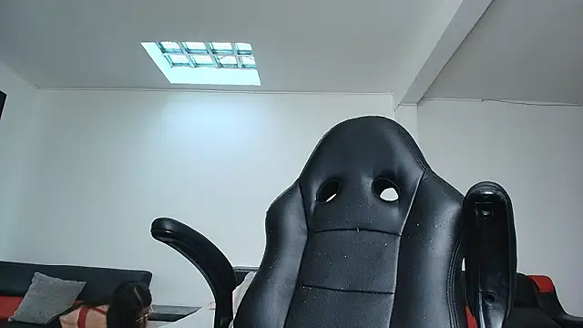 yesie hot online show from 02-17-26, 01:19