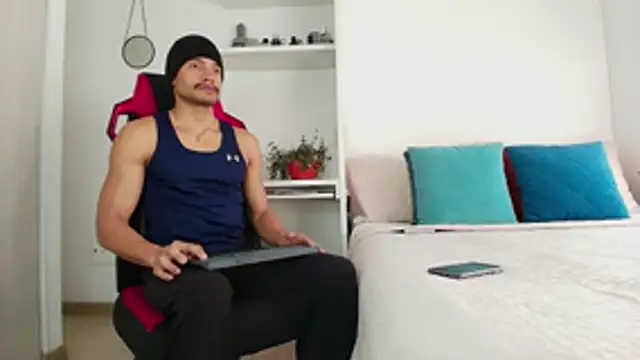 Robyn Miller online show from 11-04-25, 07:28