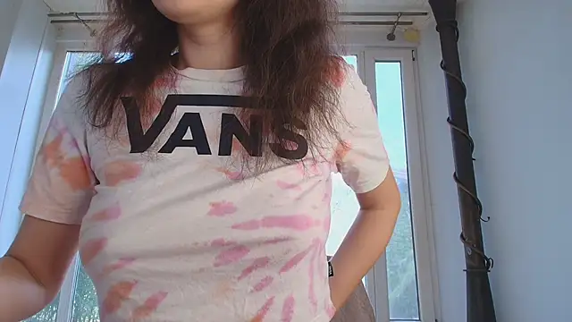 Anna Lewis online show from 03-26-26, 08:01