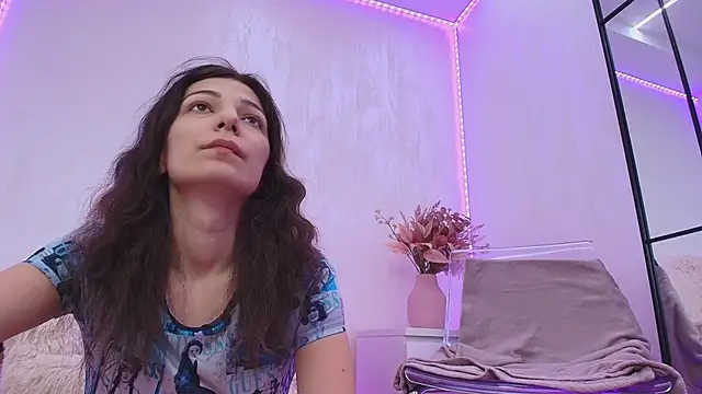 Anna Lewis online show from 04-08-26, 06:59