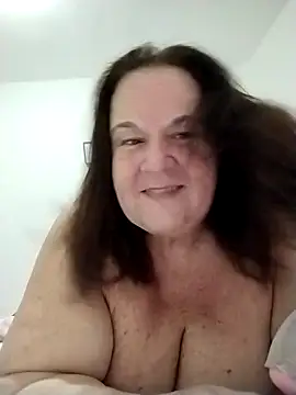 Snapshot of Yaya_Mineira chatting on 10-23-25, 01:48 Yaya Mineira online show from 10-23-25, 01:48