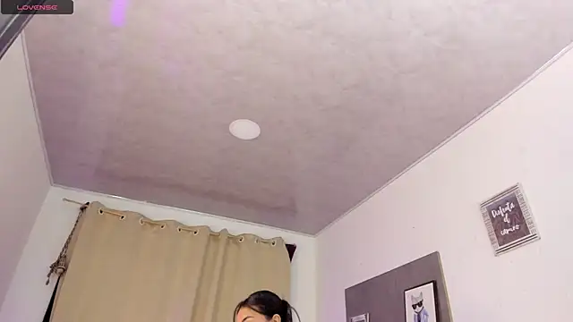 Snapshot of alicia_rouusel chatting on 02-01-25, 02:05 alicia rouusel online show from 02-01-25, 02:05